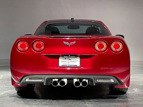 Used 2005 Chevrolet Corvette Coupe w/ Preferred Equipment Group RWD image 32