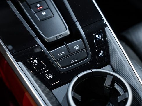 Used 2022 Porsche 911 Turbo S image 35