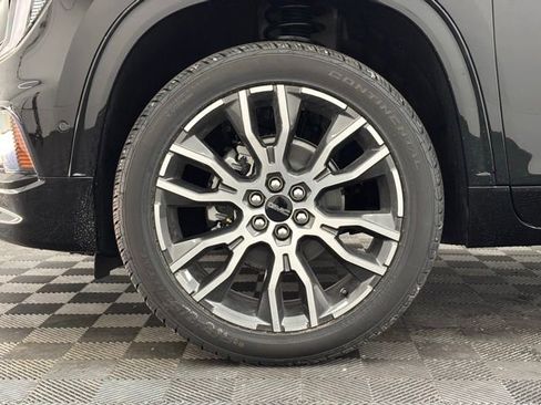 New 2026 GMC Acadia Denali Ultimate w/ LPO, Floor Liner Package AWD/4WD image 18