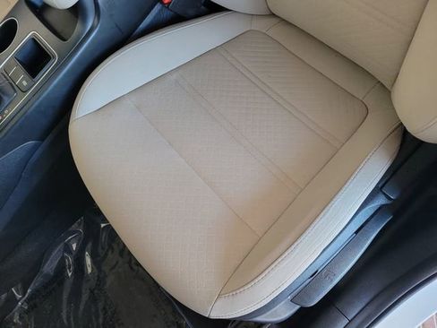 Used 2017 Kia Sorento LX image 14