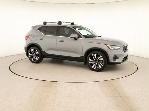 Used 2024 Volvo XC40 B5 Ultimate w/ Protection Package Premier AWD/4WD image 9