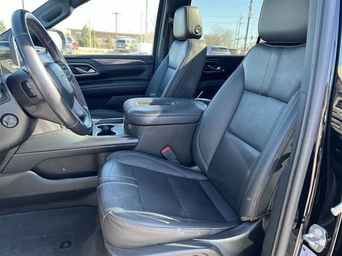 Used 2022 Chevrolet Suburban RST w/ Sport Performance Package AWD/4WD image 16