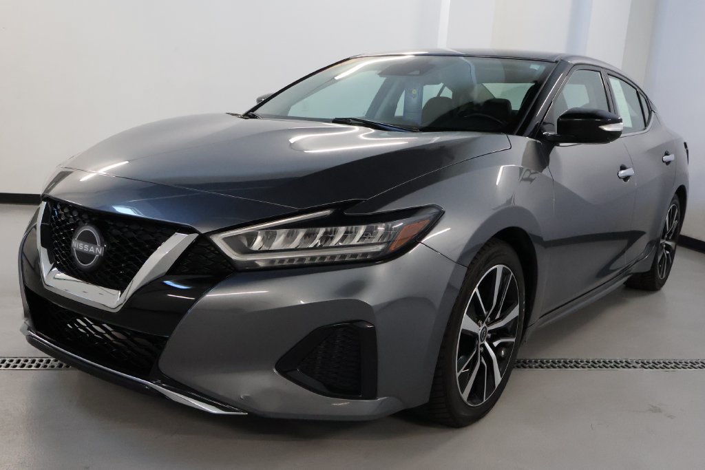 Used 2023 Nissan Maxima SV w/ Floor Mat Group FWD image 3