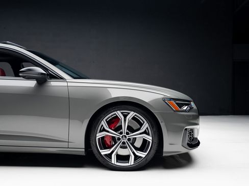 Used 2024 Audi S6 Premium Plus w/ Premium Plus Package image 38