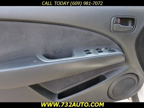 Used 2004 Mitsubishi Outlander LS image 23