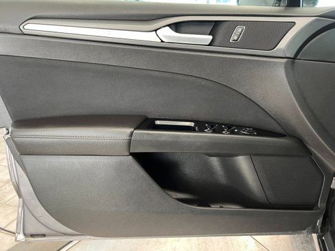 Used 2013 Ford Fusion SE image 12