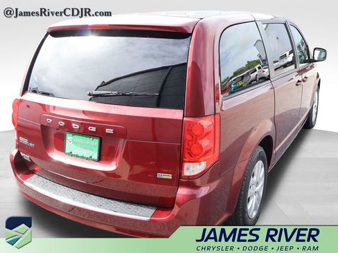 Used 2018 Dodge Grand Caravan SE FWD image 5