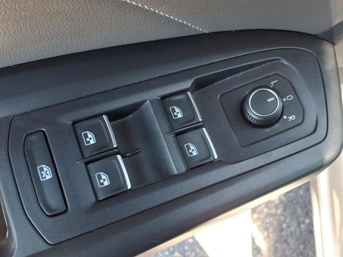 Certified 2023 Volkswagen Atlas SE w/ Panoramic Sunroof Package AWD/4WD image 19