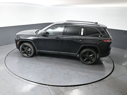 New 2026 Jeep Grand Cherokee Limited w/ Limited Altitude Package image 34