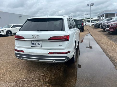 Used 2021 Audi Q7 2.0T Premium w/ Convenience Package AWD/4WD image 10