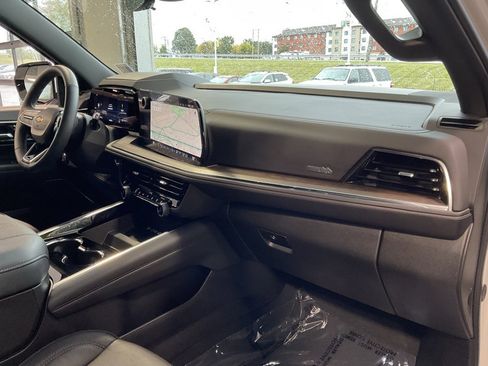 Used 2025 Chevrolet Tahoe High Country image 19