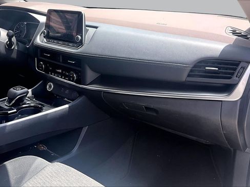 Certified 2023 Nissan Rogue SV FWD image 19