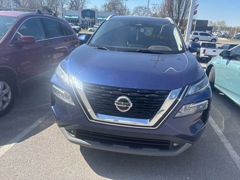 Used 2021 Nissan Rogue SL image 1