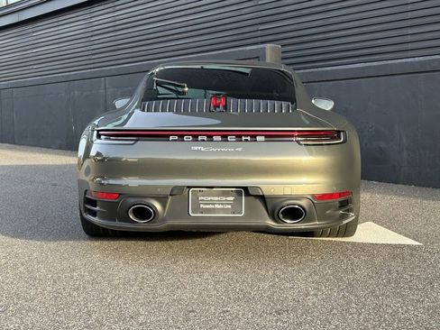 Certified 2022 Porsche 911 Carrera 4 image 9