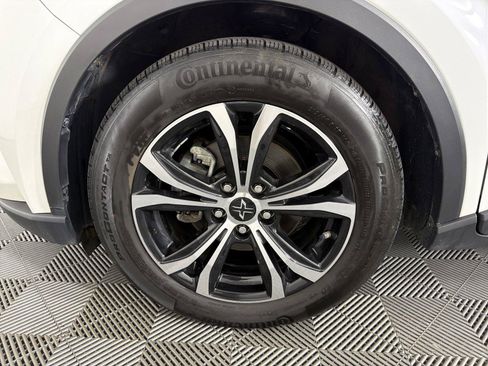 Used 2021 Toyota C-HR LE FWD image 7