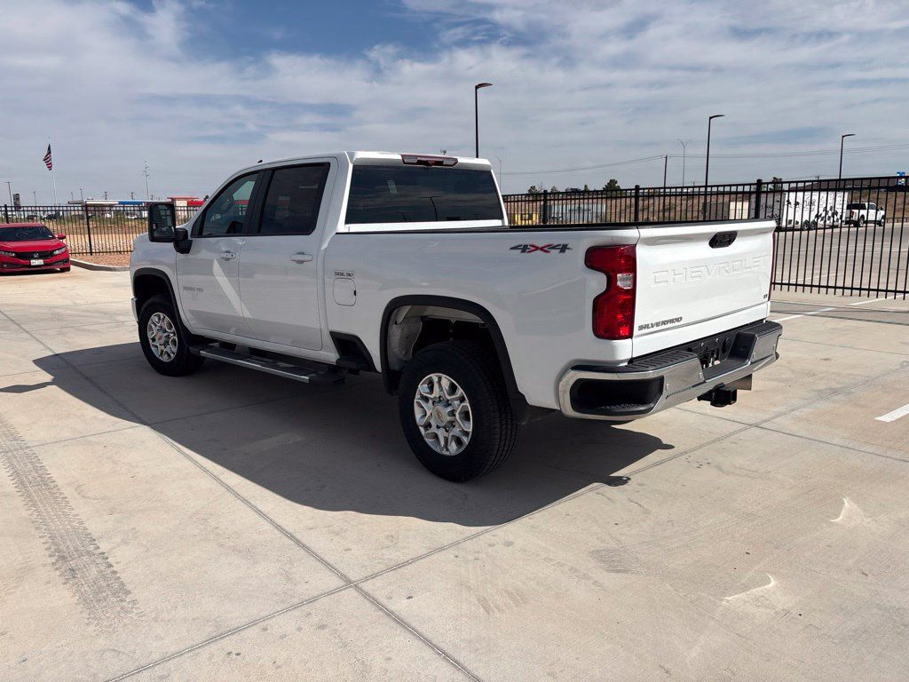 Used 2025 Chevrolet Silverado 3500 LT w/ Safety Package AWD/4WD image 5