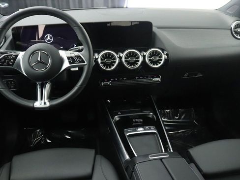 Certified 2025 Mercedes-Benz GLA 250 image 9