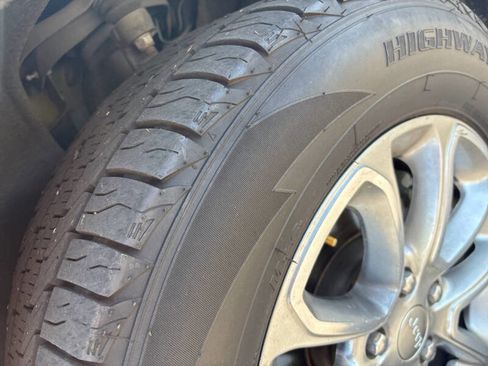 Used 2015 Jeep Grand Cherokee Limited image 10