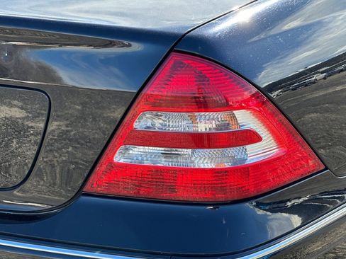 Used 2006 Mercedes-Benz C 230 Sedan image 23