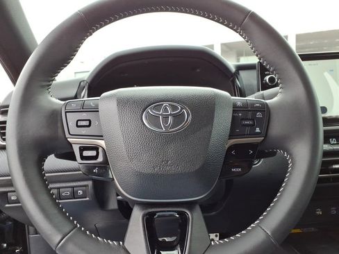 Used 2025 Toyota Camry SE w/ Multimedia Upgrade Package image 20