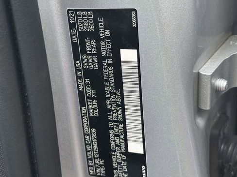 Certified 2022 Volvo S60 B5 Momentum w/ Premium Package image 17