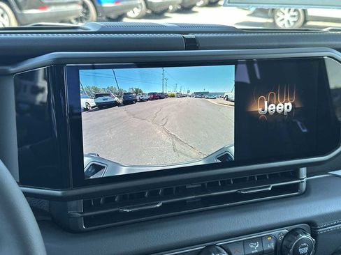 New 2025 Jeep Gladiator Sport image 22