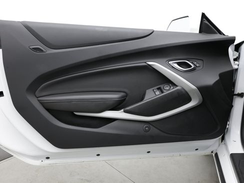 Used 2019 Chevrolet Camaro LT RWD image 12