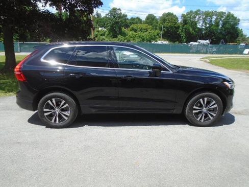 Used 2023 Volvo XC60 B5 Core AWD/4WD image 9