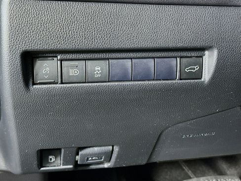 Used 2021 Toyota Venza XLE AWD/4WD image 17