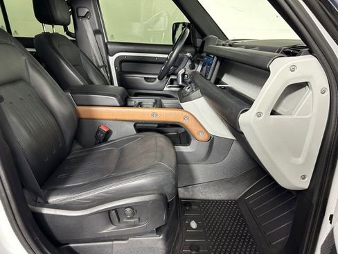 Used 2020 Land Rover Defender 110 HSE AWD/4WD image 8