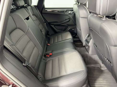 Certified 2025 Porsche Macan Turbo image 29