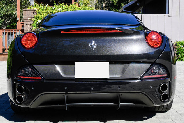 Used 2013 Ferrari California RWD image 15
