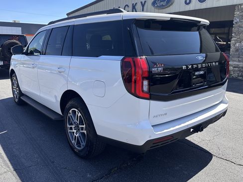 Used 2025 Ford Expedition Active image 8