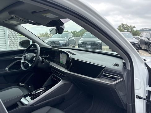 Used 2025 Audi Q5 Premium w/ Convenience Package AWD/4WD image 15