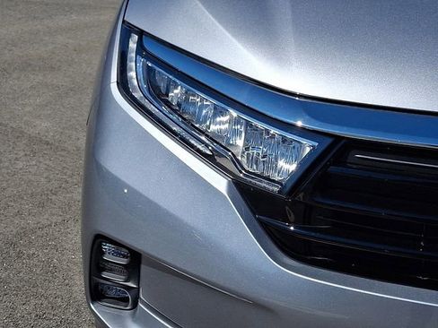 Used 2023 Honda Odyssey EX-L image 9