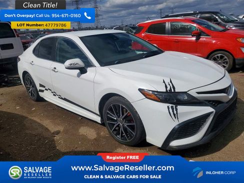Used 2021 Toyota Camry SE image 5