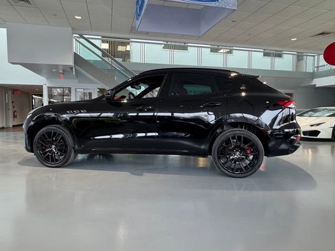 Used 2021 Maserati Levante GranSport image 3