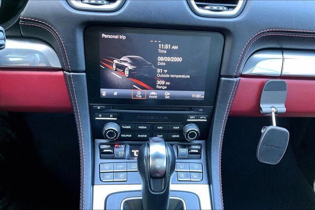 Used 2021 Porsche 718 Cayman RWD image 23