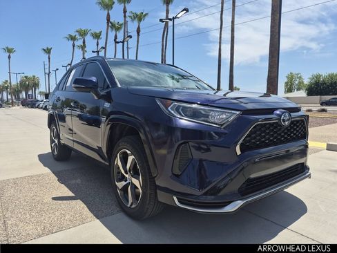 Used 2021 Toyota RAV4 SE w/ Weather & Moonroof Package AWD/4WD image 8