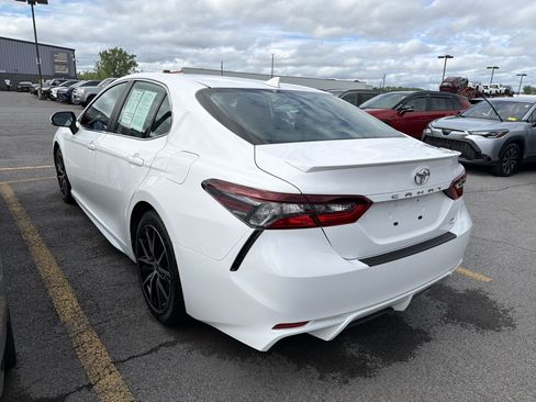 Used 2023 Toyota Camry SE w/ Cold Weather Package AWD/4WD image 5