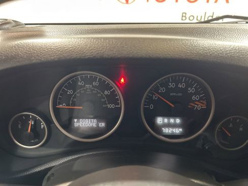 Used 2017 Jeep Wrangler 75th Anniversary image 27