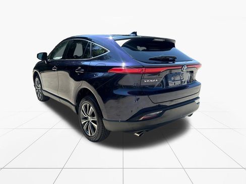 Used 2024 Toyota Venza LE AWD/4WD image 6