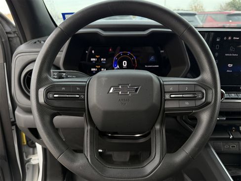 Used 2025 Chevrolet Colorado Trail Boss image 12