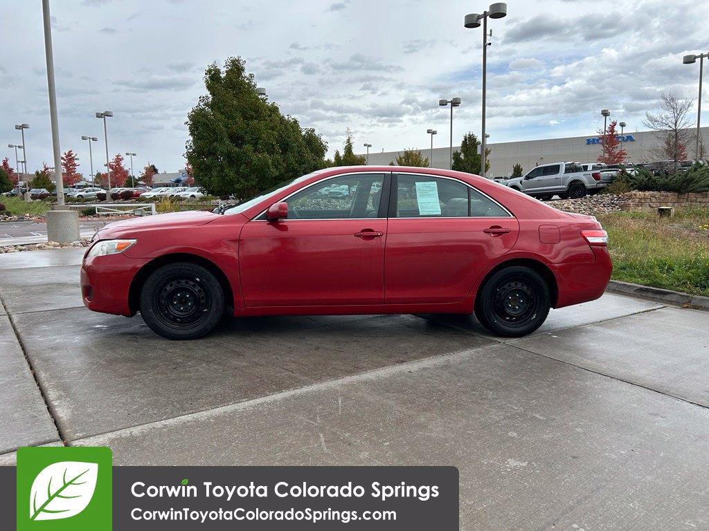 Used 2011 Toyota Camry LE FWD image 4