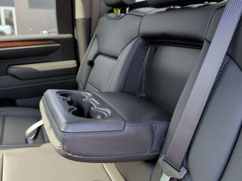 New 2026 GMC Sierra 3500 Denali w/ Denali Reserve Package AWD/4WD image 42