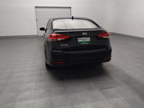 Used 2017 Kia Forte LX FWD image 6