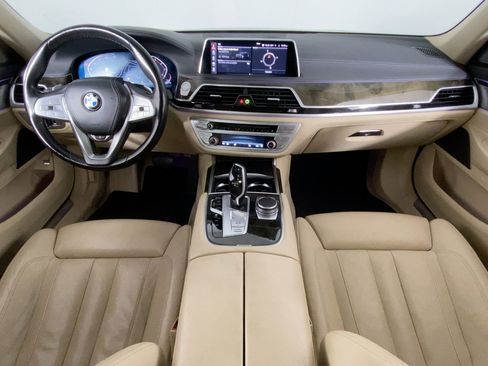 Used 2020 BMW 740i image 13