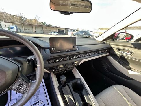 Used 2024 Honda Accord EX image 32