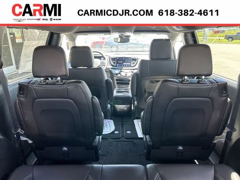 New 2027 Chrysler Pacifica Select FWD image 34