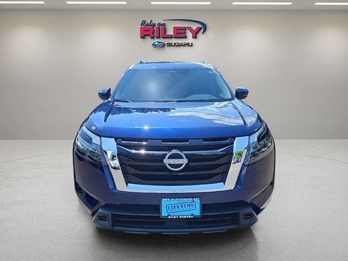 Used 2025 Nissan Pathfinder SV FWD image 8